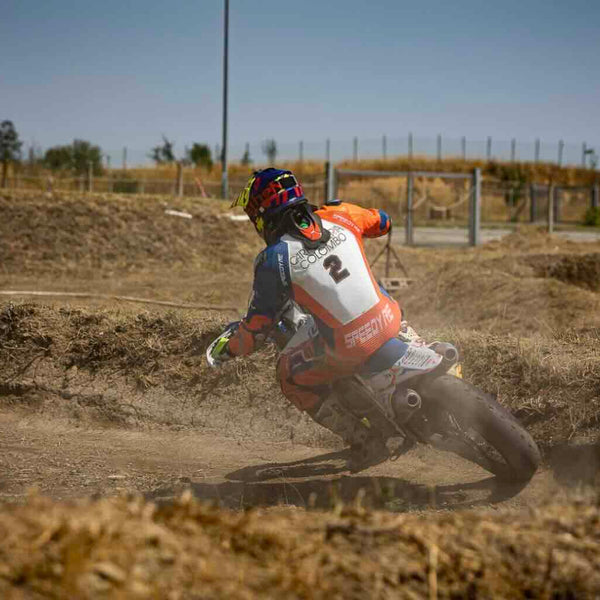 Come pulire la tuta da moto in pelle?